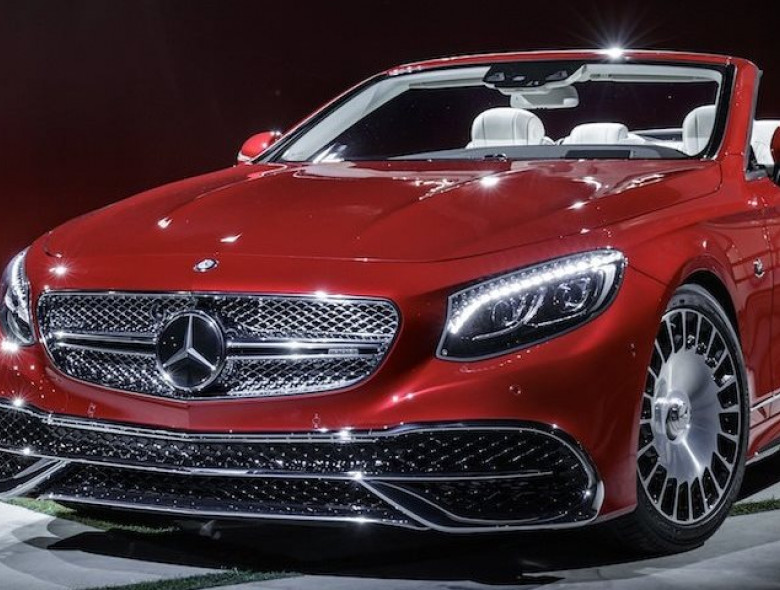 A Mercedes apresentou no Salão de Los Angeles, EUA, um novo conversível superluxuoso, o Maybach S 650 Cabriolet.